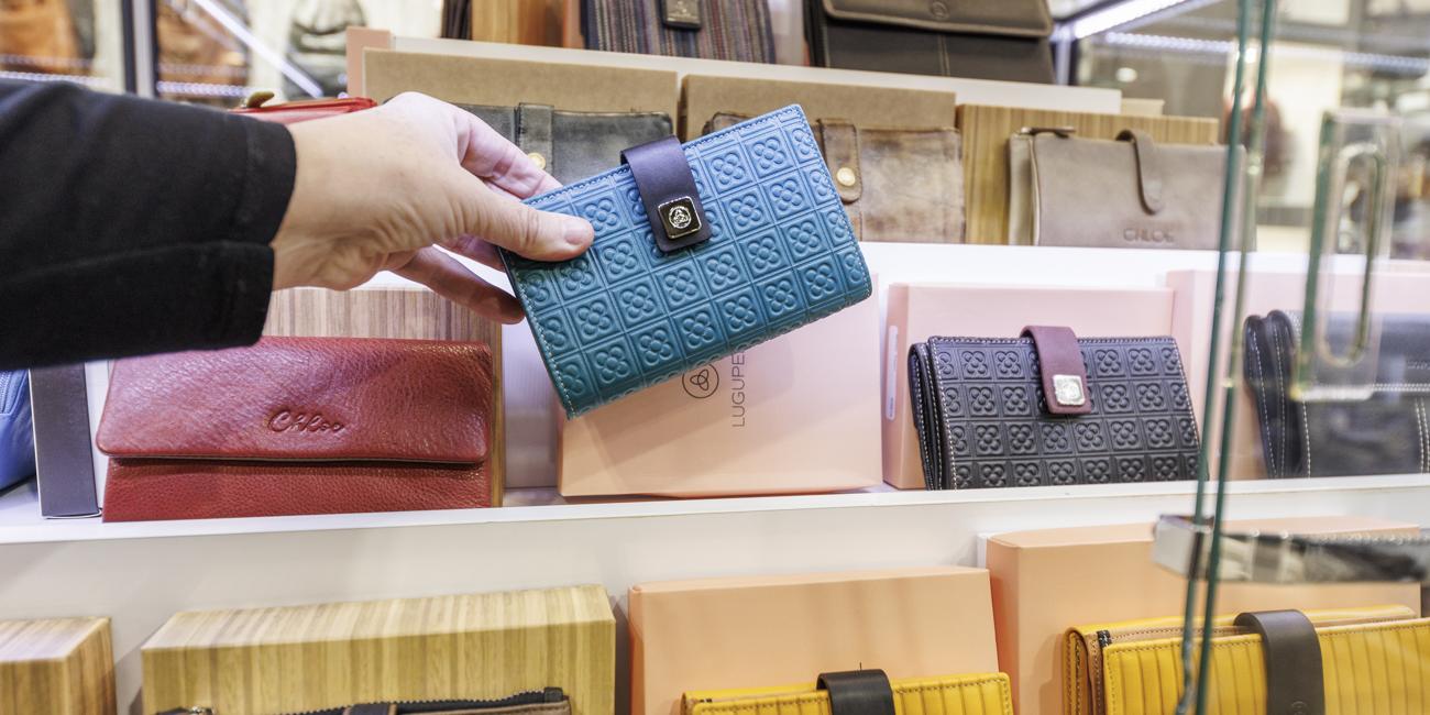 Botiga de bolsos maletes i complements