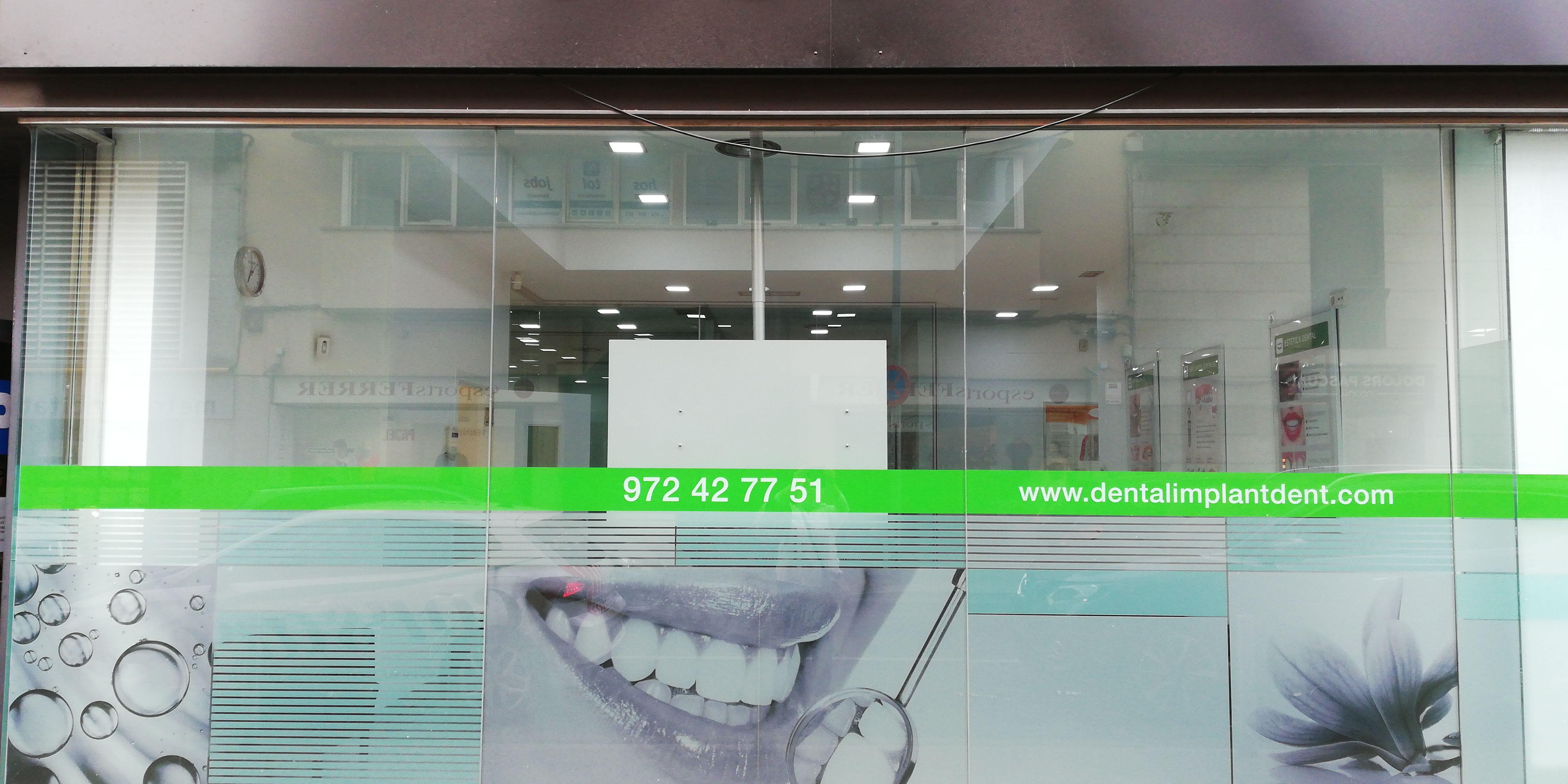 CLINICA DENTAL IMPLANTDENT