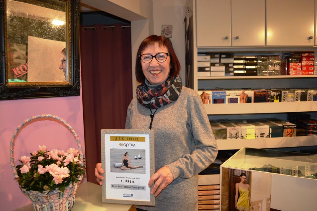 La Llenceria Rosa de Girona, número 1 del món en un concurs d’aparadors internacional